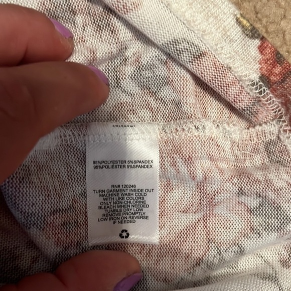 Wallflower Cream Floral Peplum Button Down Blouse.  Size Medium - Picture 7 of 9